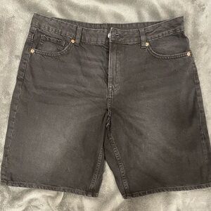 H&M Black Denim Shorts! Never Worn, New with Tags!